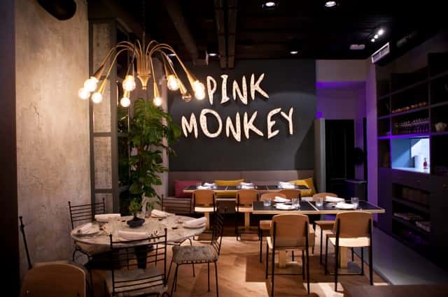 Lámparas de techo en Restaurante Pink Monkey