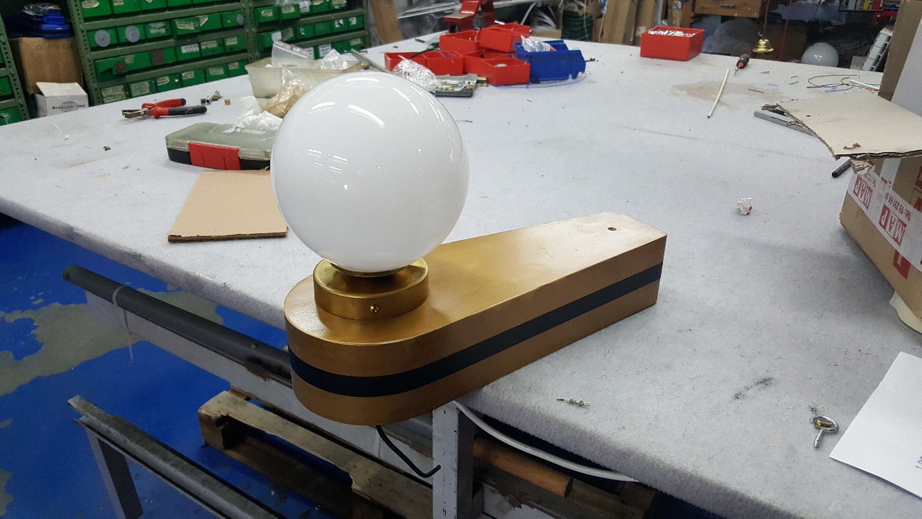 Lámpara a medida hecha a mano en el taller de dajor