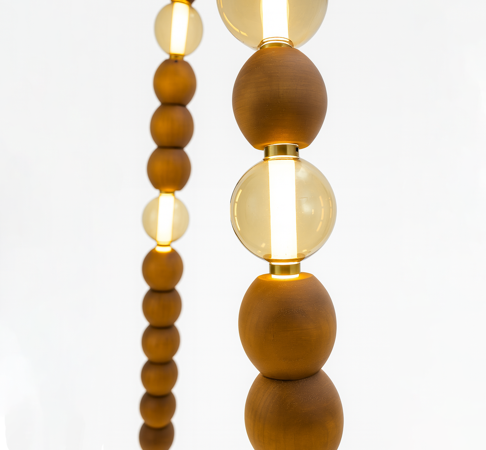 lampara decorativaa detalles amdera y cristal