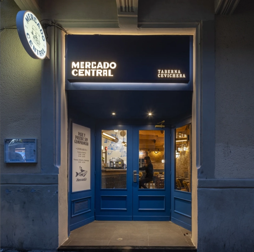 Proyecto de iluminación artesanal en restaurante Mercado Central
